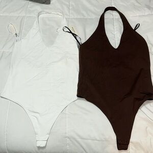 Aritzia Babaton CONTOUR HALTER BODYSUIT in COFFEE BEAN AND WHITE